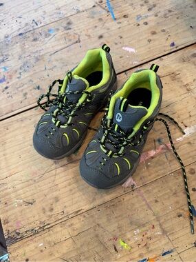 Kids Merrill Gray and Neon Green Hiking Shoes, size 11K